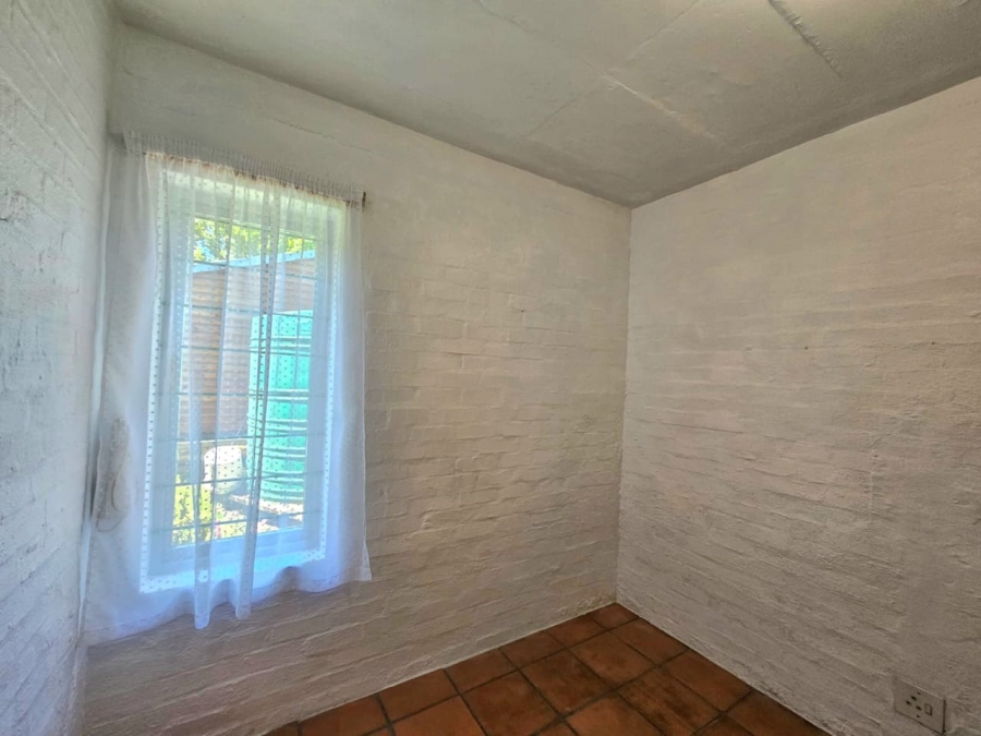 5 Bedroom Property for Sale in Herolds Bay Western Cape